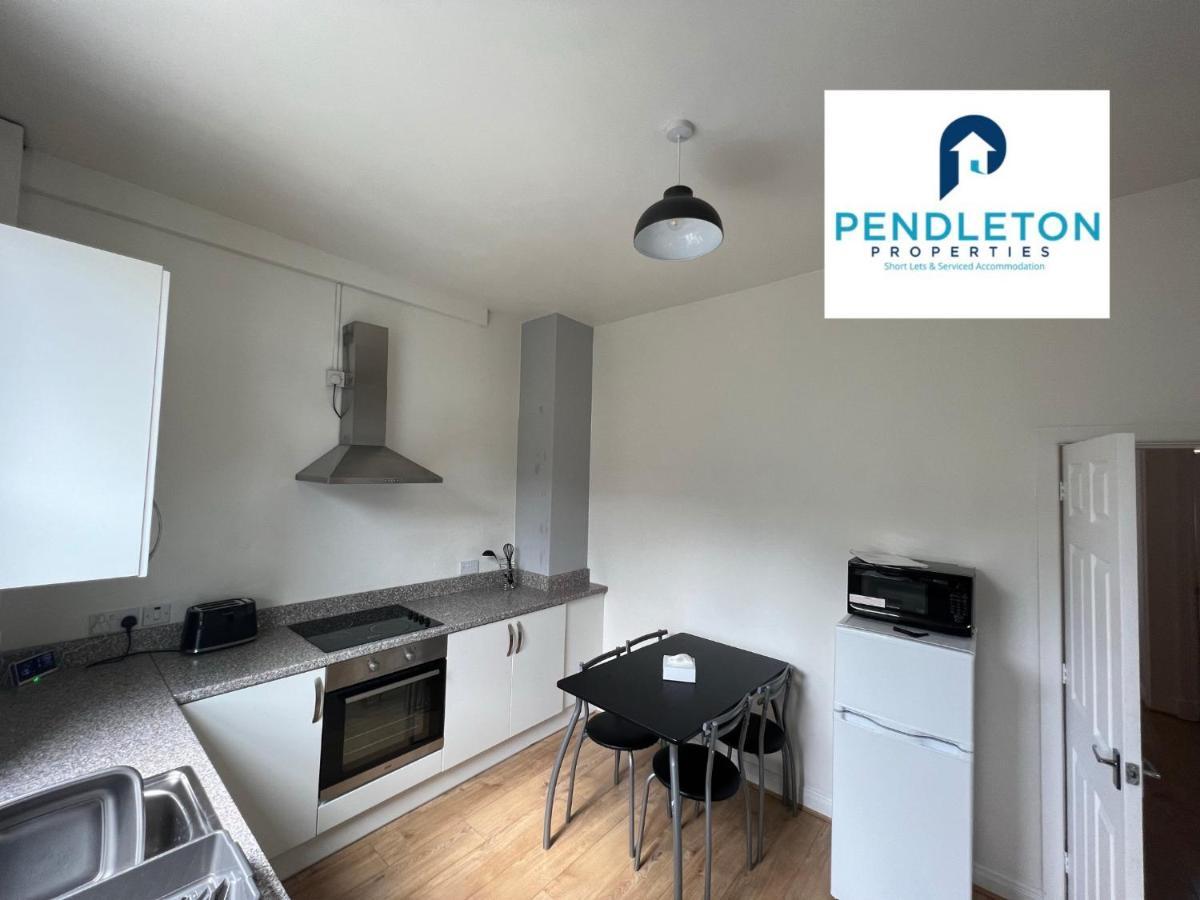 普雷斯顿Modern 3 Bed House With Free Parking And Wi-Fi别墅 外观 照片